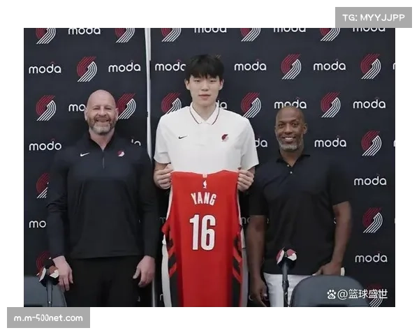 比卢普斯被捕动荡球队士气 西蒙斯需冷静应对逆境挑战